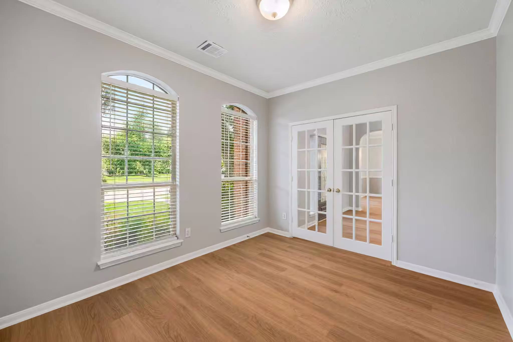 Photo 4 of 8319 Big Bend Drive, Sugar Land, TX