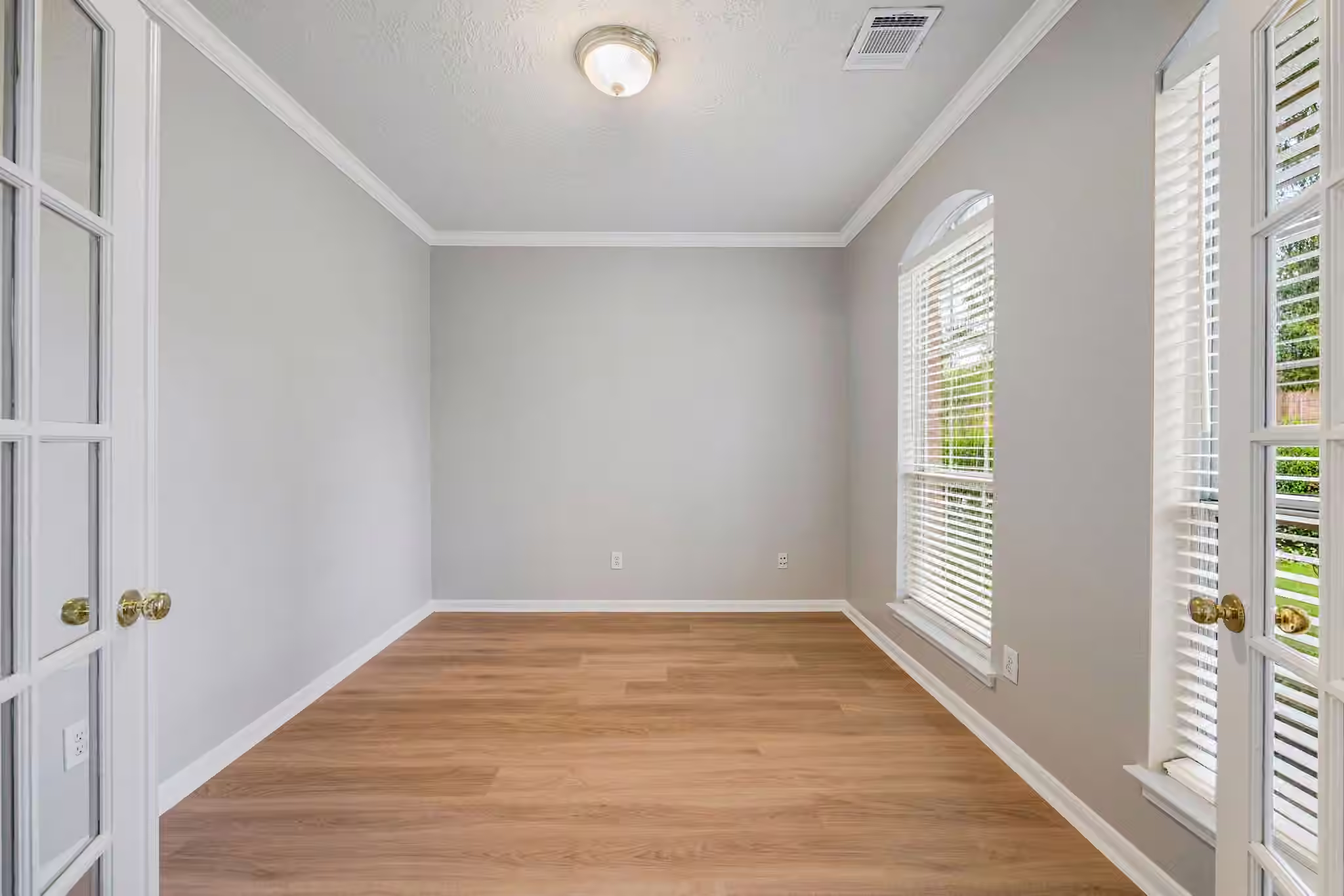 Photo 5 of 8319 Big Bend Drive, Sugar Land, TX