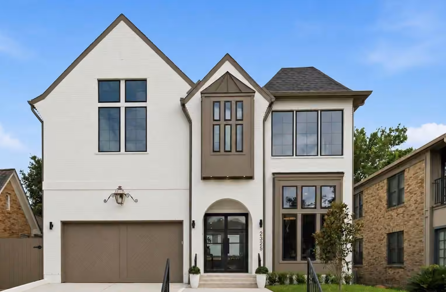 Photo of 2325 Wroxton Road, Houston, TX 77005