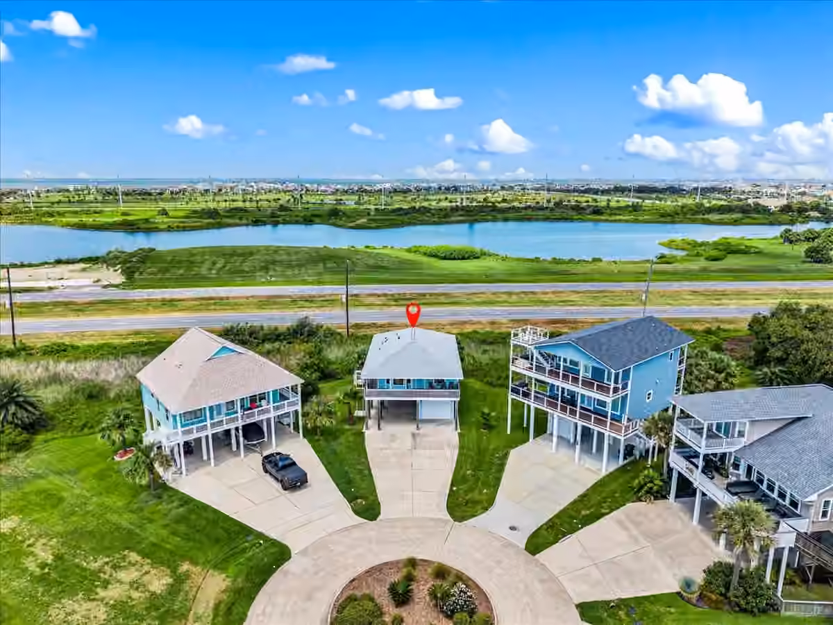 Photo 3 of 3902 Pirates Beach Court, Galveston, TX