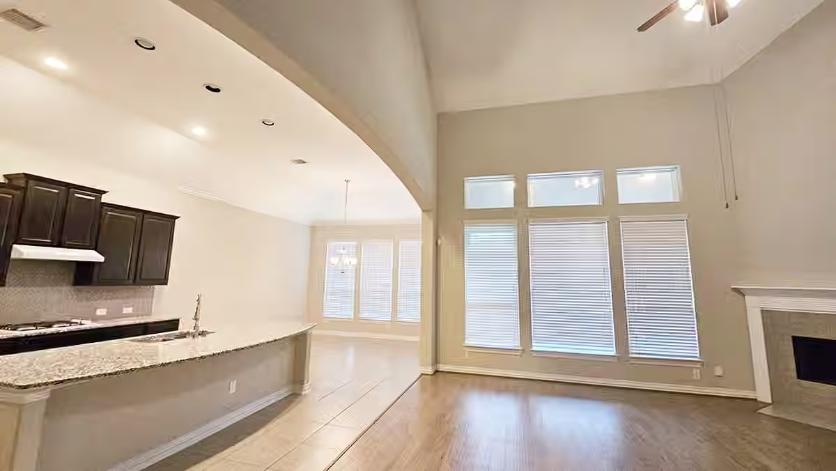 Photo 5 of 104 Forest Bend Court, Clute, TX