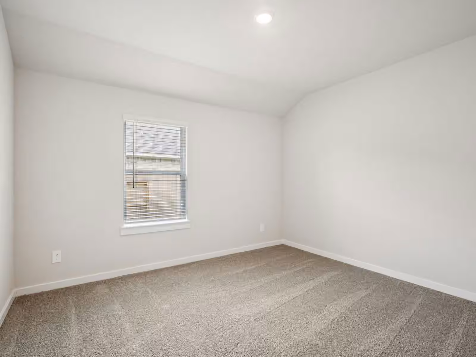 Photo 7 of 5205 Redbud Valley Drive, Pearland, TX