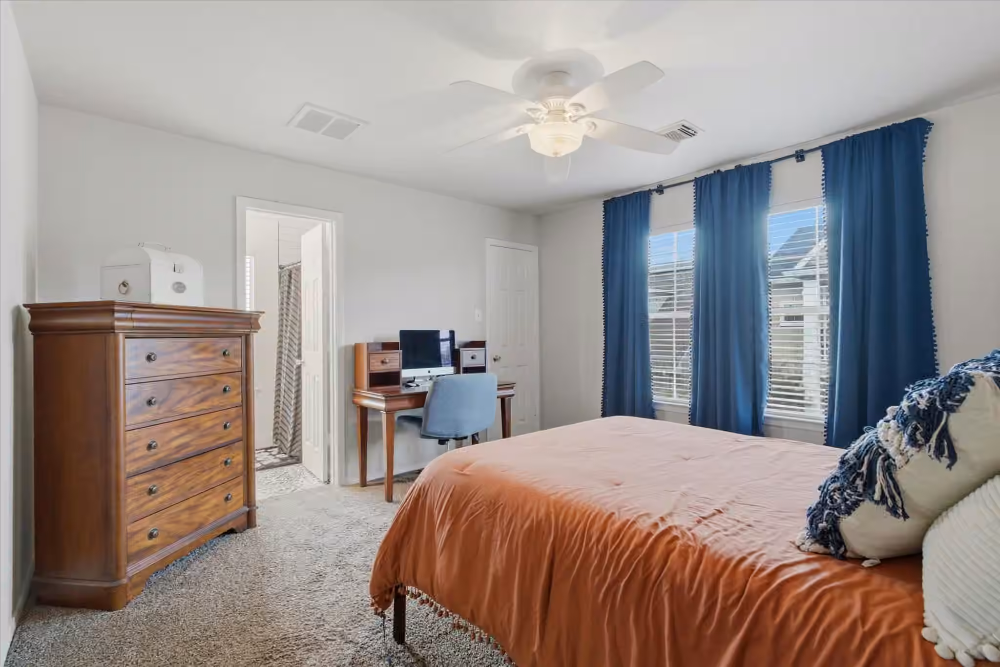 Photo 6 of 3946 Mossy Place Lane, Spring, TX