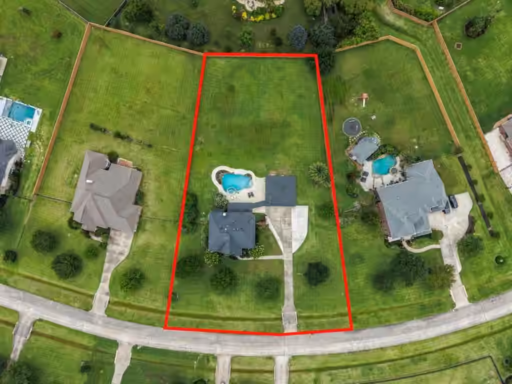 Photo 2 of 3870 Summer Manor Drive, League City, TX