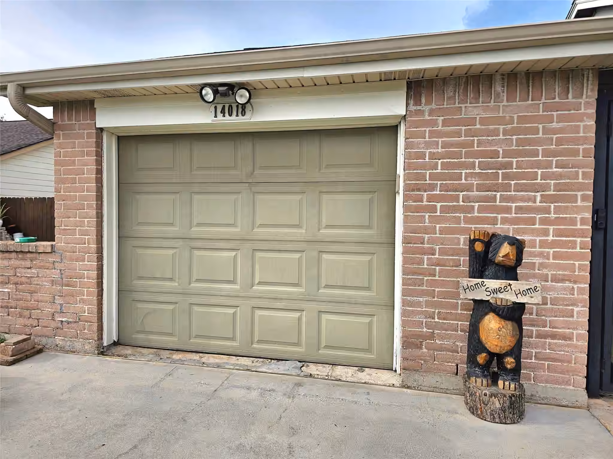 Photo 6 of 14018 Panhandle Drive, Sugar Land, TX