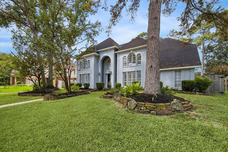 Photo 6 of 5911 Garden Hollow Court, Houston, TX