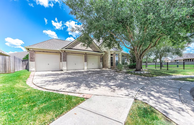 Photo of 2313 Lilac Breeze Lane, Pearland, TX