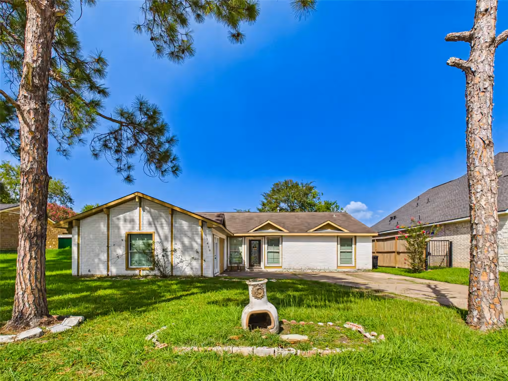 Photo of 11419 Blackhawk Boulevard, Houston, TX