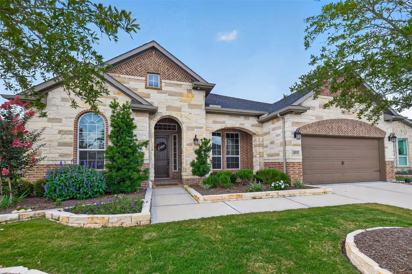 Photo 2 of 28929 Autumn Shore Drive, Fulshear, TX