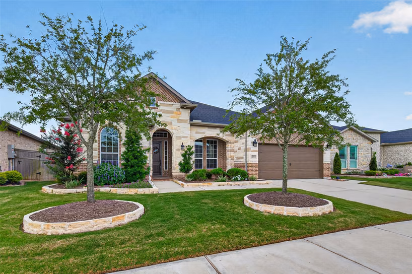 Photo 5 of 28929 Autumn Shore Drive, Fulshear, TX