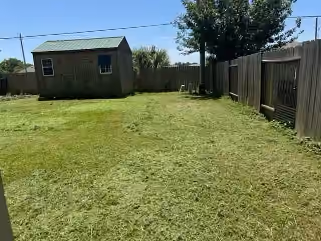 Photo 7 of 11001 Groveshire Drive, Texas City, TX
