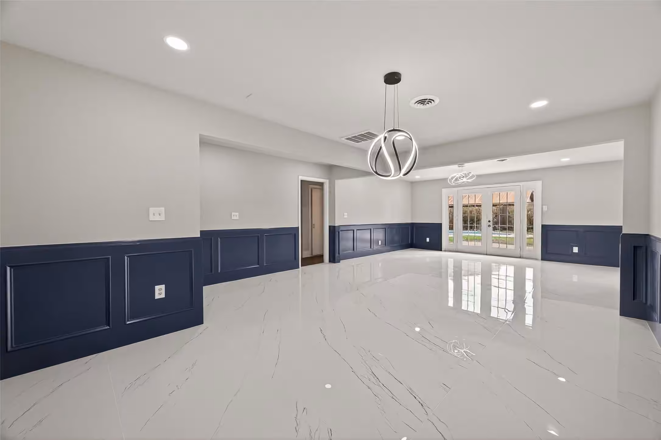 Photo 4 of 9623 Meadowglen Lane, Houston, TX