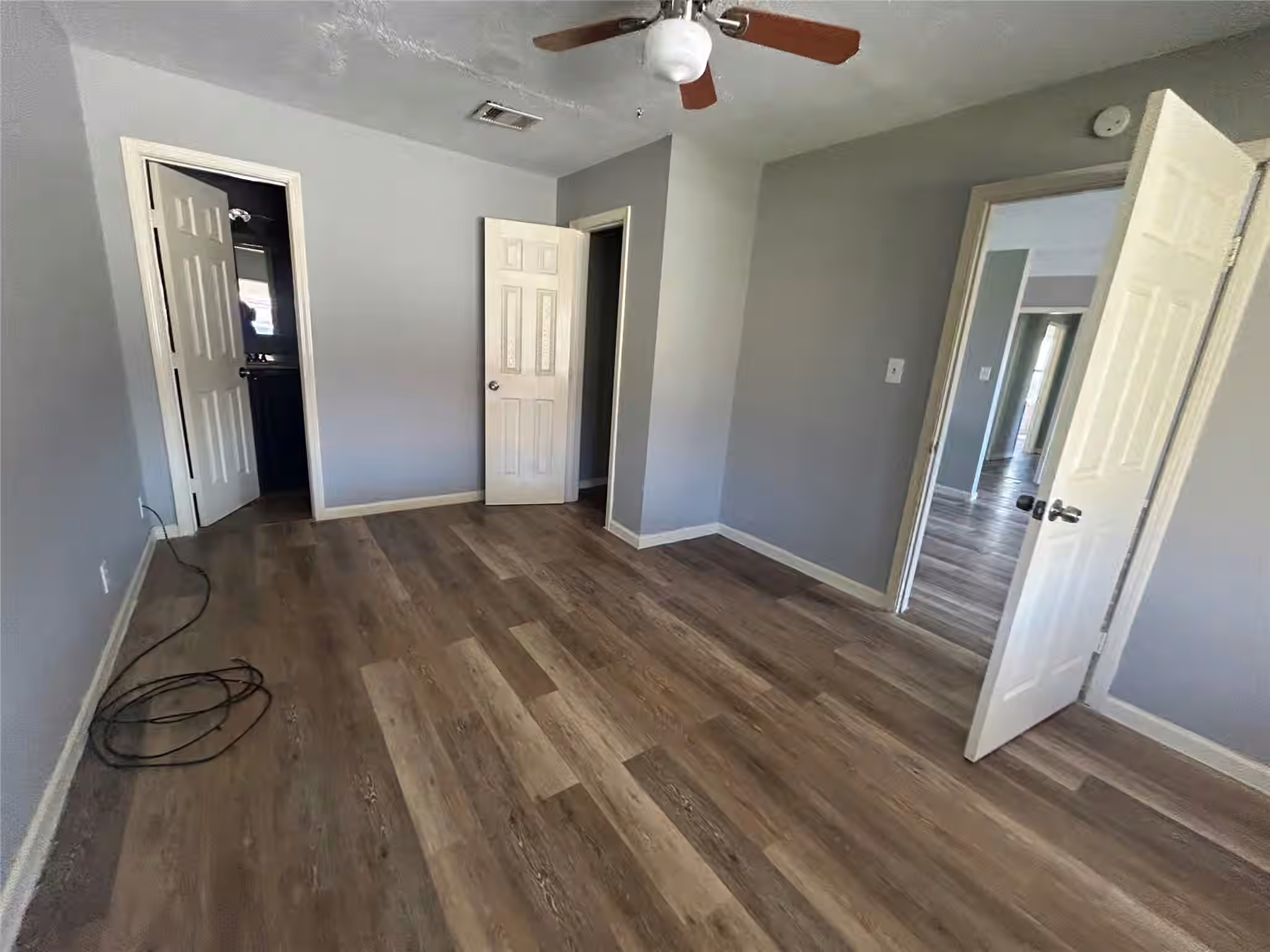 Photo 4 of 9317 Cathedral Drive, Houston, TX