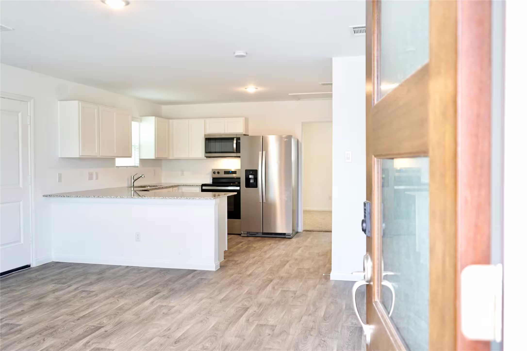Photo 4 of 16790 N Marie Village Drive, Conroe, TX