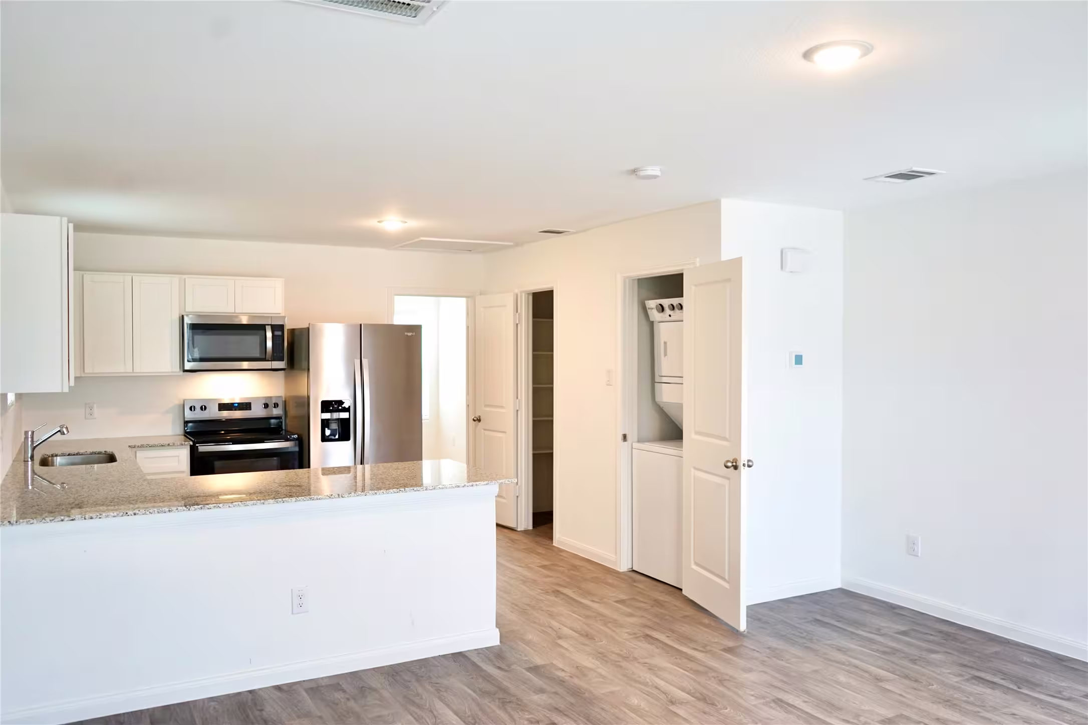 Photo 5 of 16790 N Marie Village Drive, Conroe, TX