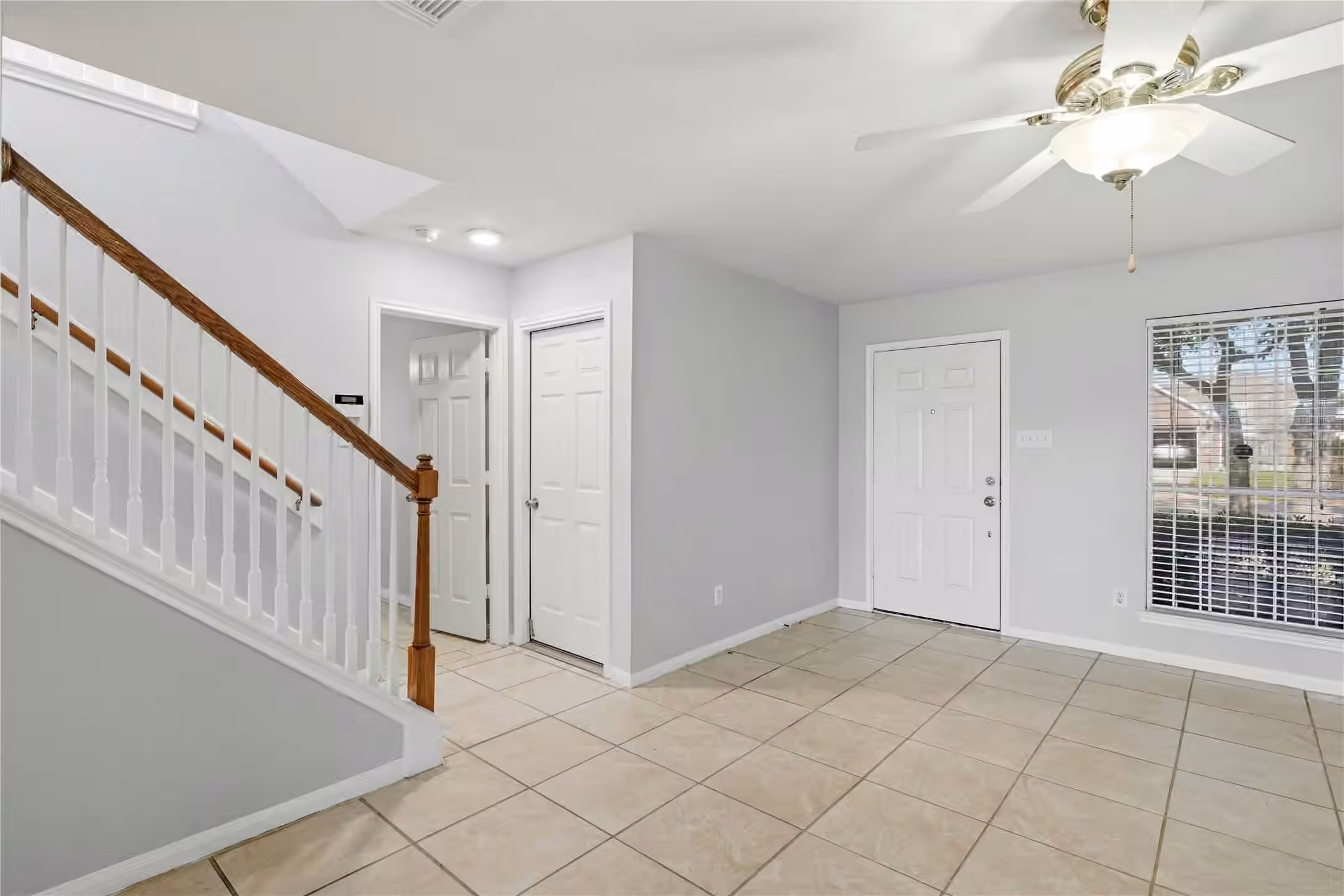 Photo 4 of 7027 Waveland Drive, Houston, TX