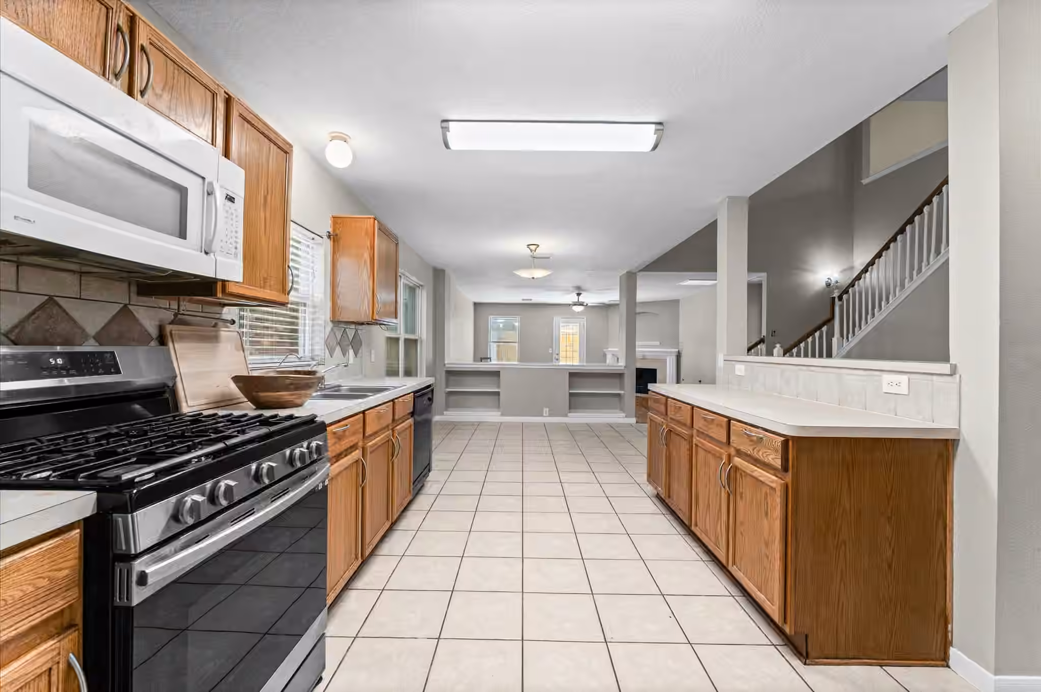 Photo 7 of 11819 S Brenton Knoll Drive, Tomball, TX