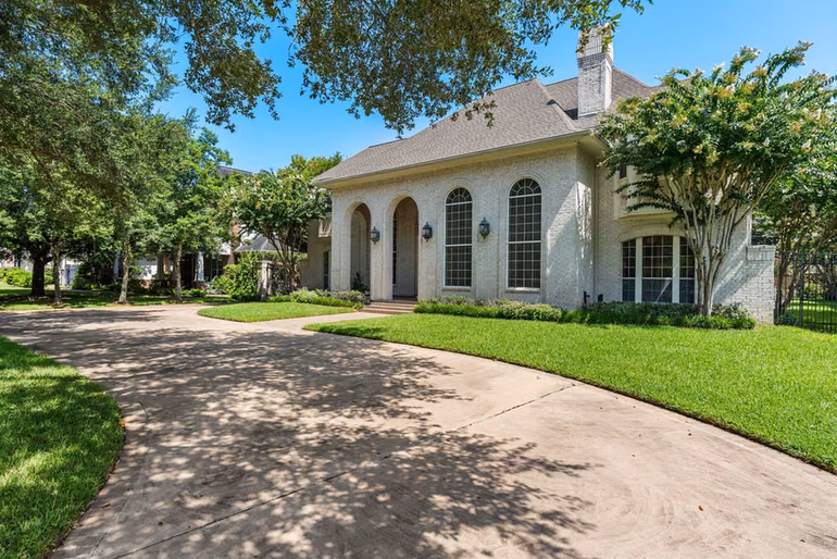 Photo 2 of 5318 Valerie Street Street, Bellaire, TX