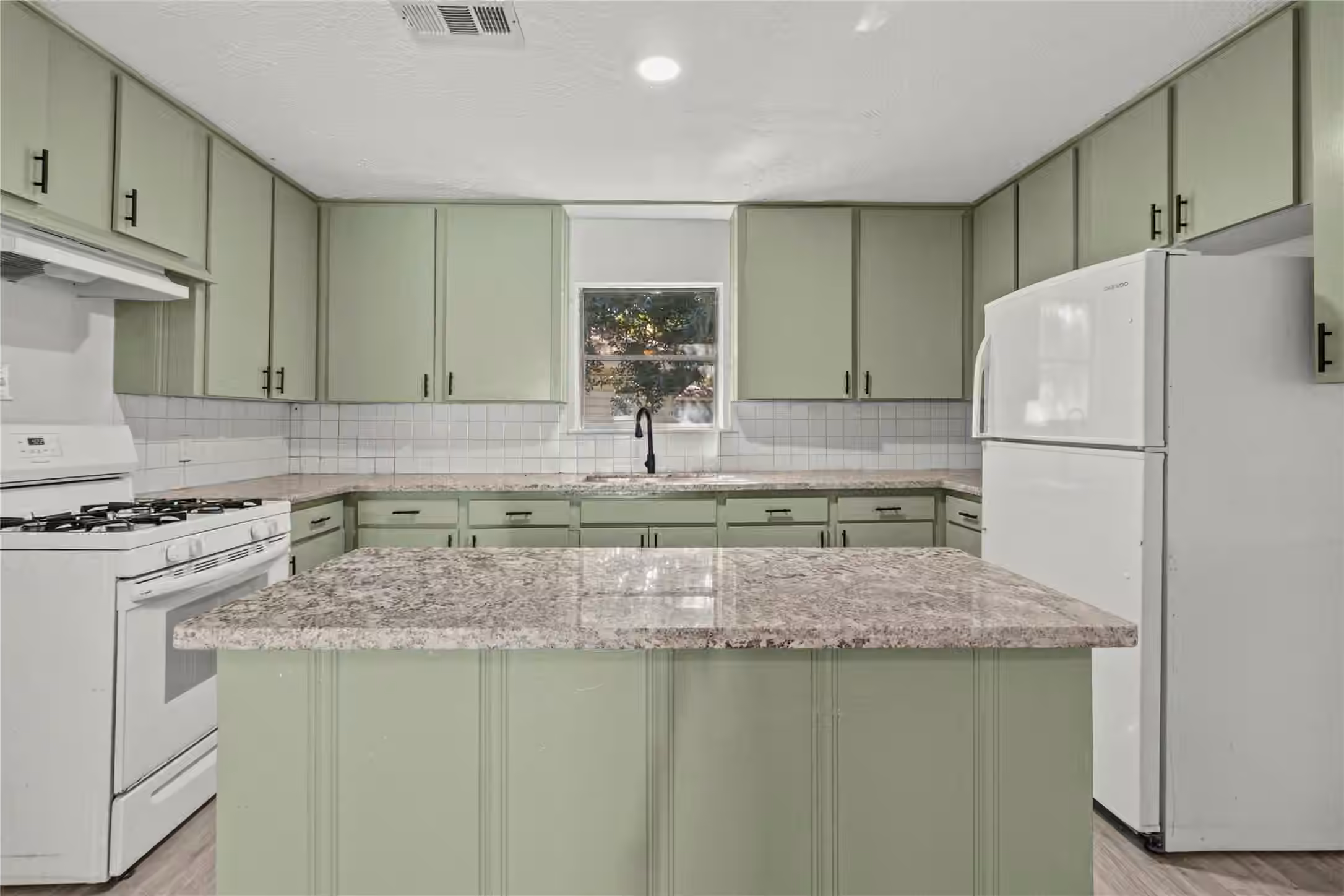 Photo 6 of 2811 Morningside Lane, Pasadena, TX