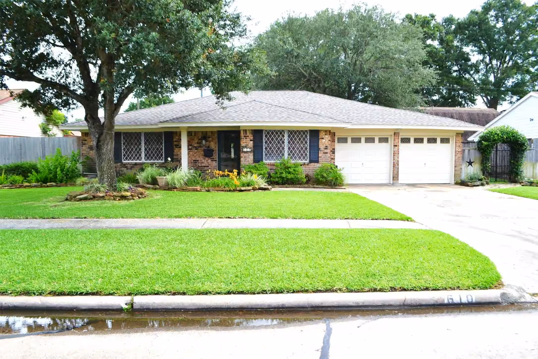 Photo of 610 E X Street, Deer Park, TX