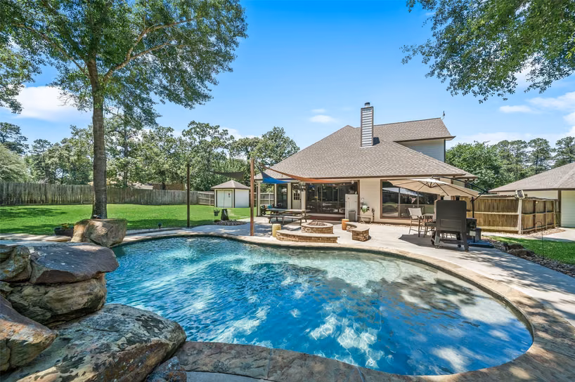 Photo 2 of 12300 Cedar Lane, Willis, TX
