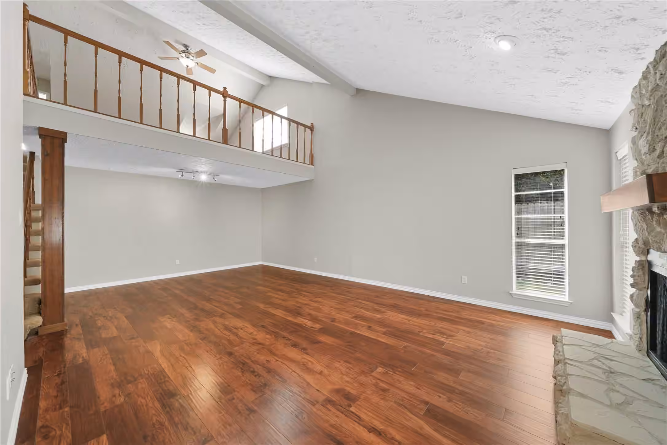 Photo 4 of 16826 Cobble Ridge Drive, Sugar Land, TX