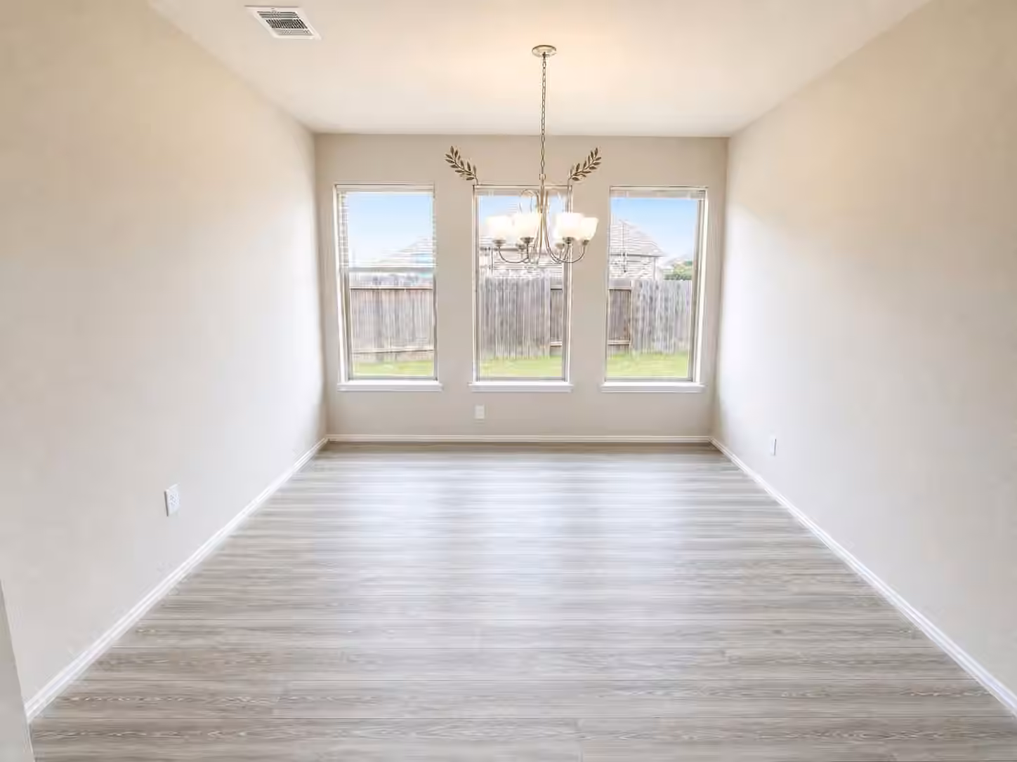 Photo 4 of 8826 Winters Edge Road, Richmond, TX
