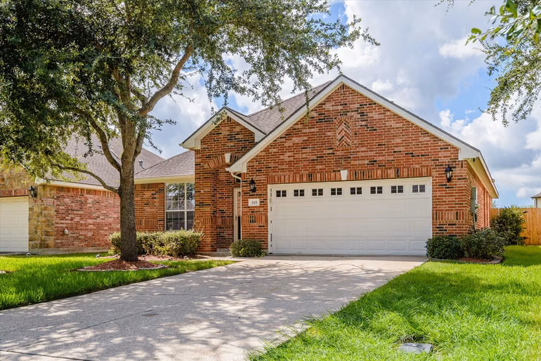 Photo 3 of 625 Laurelmist Lane, La Marque, TX