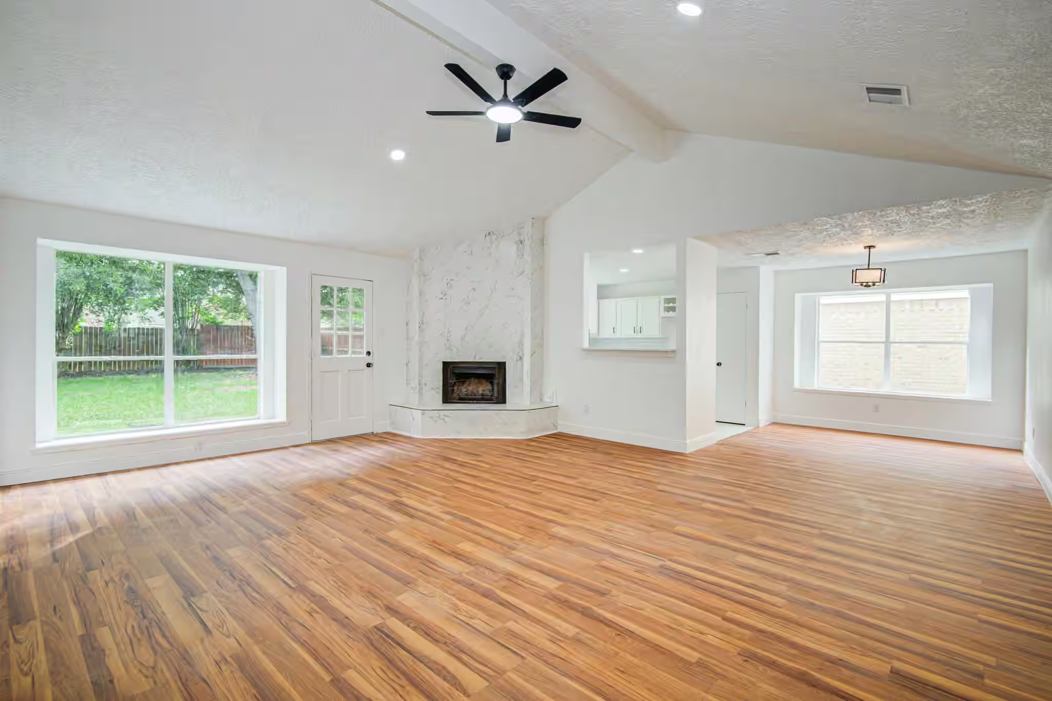 Photo 3 of 24127 Spring Towne Drive, Spring, TX