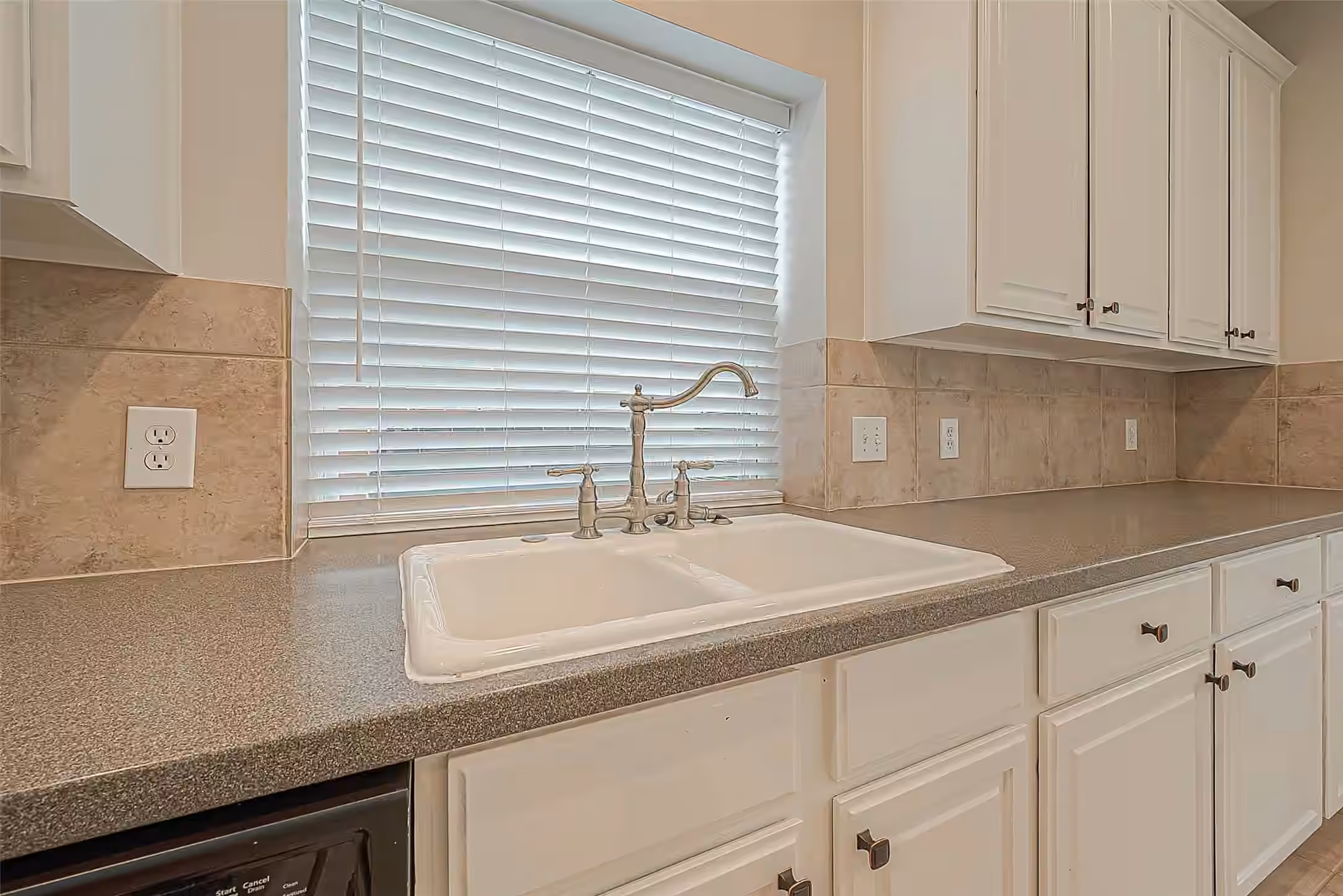Photo 7 of 4202 Stone Oak Court, Missouri City, TX