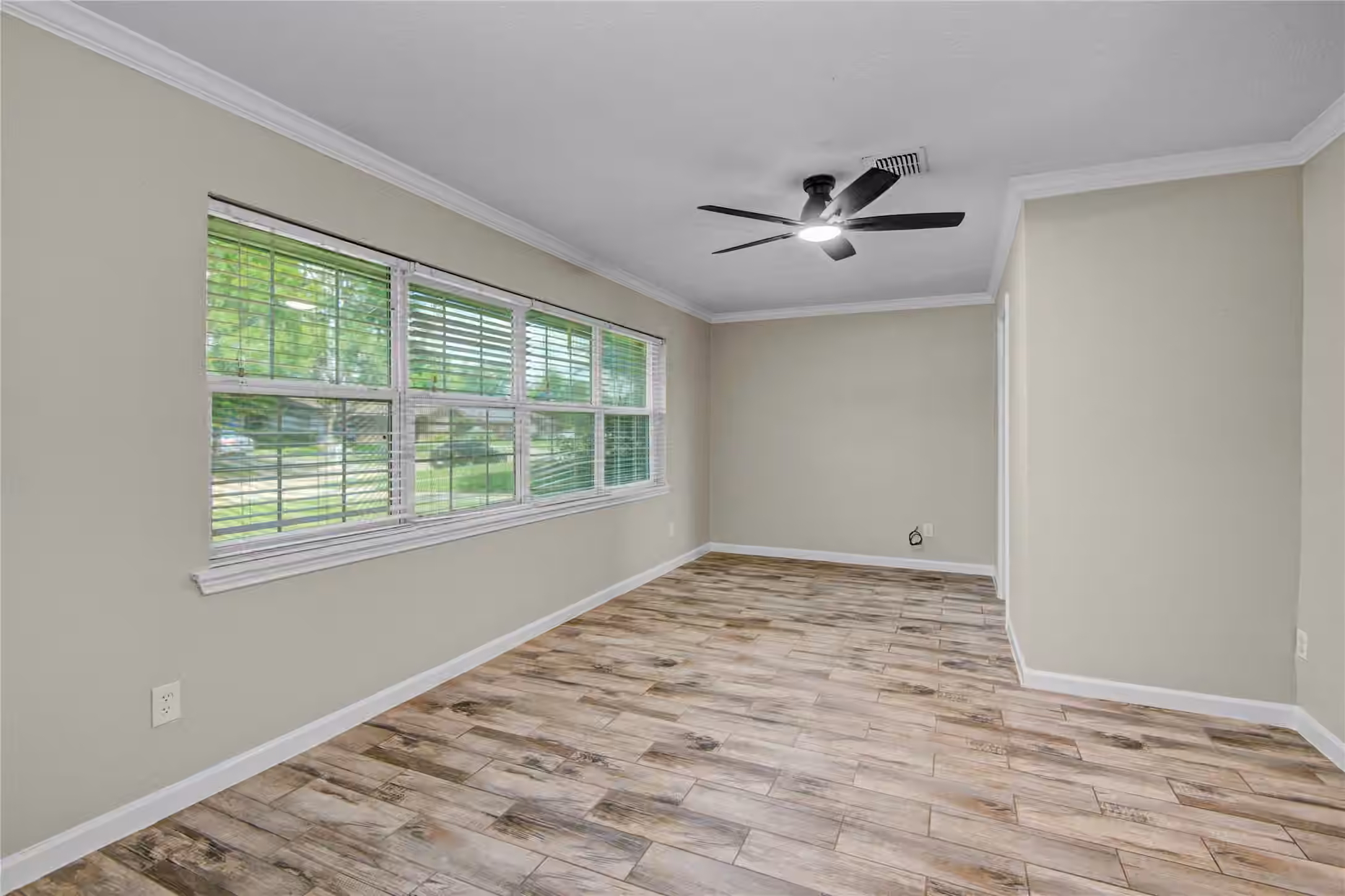 Photo 7 of 15702 Wandering Trail, Friendswood, TX
