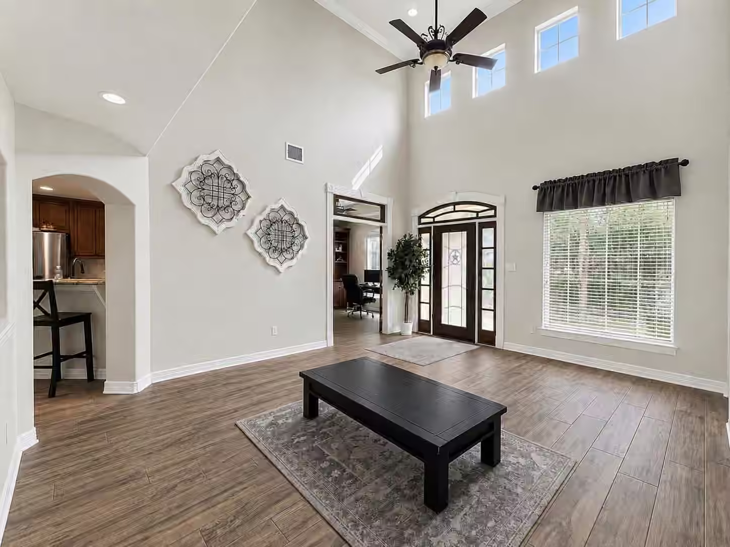 Photo 4 of 17107 Rustington Drive, Spring, TX