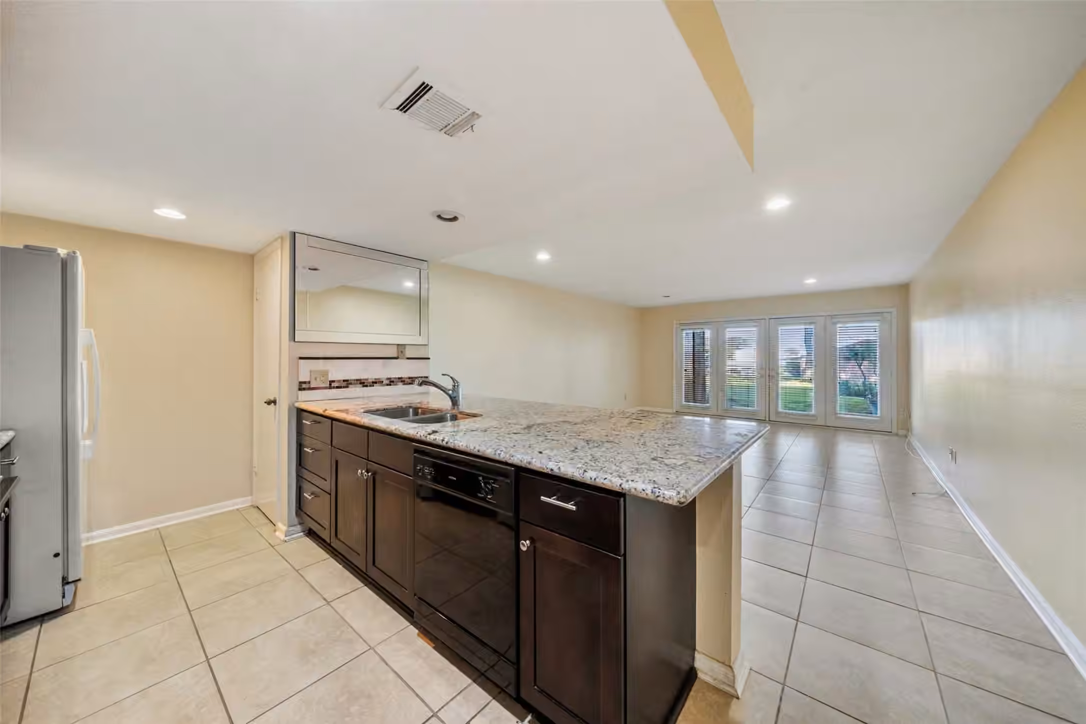 Photo 5 of 15575 Marina Drive 123A, Conroe, TX
