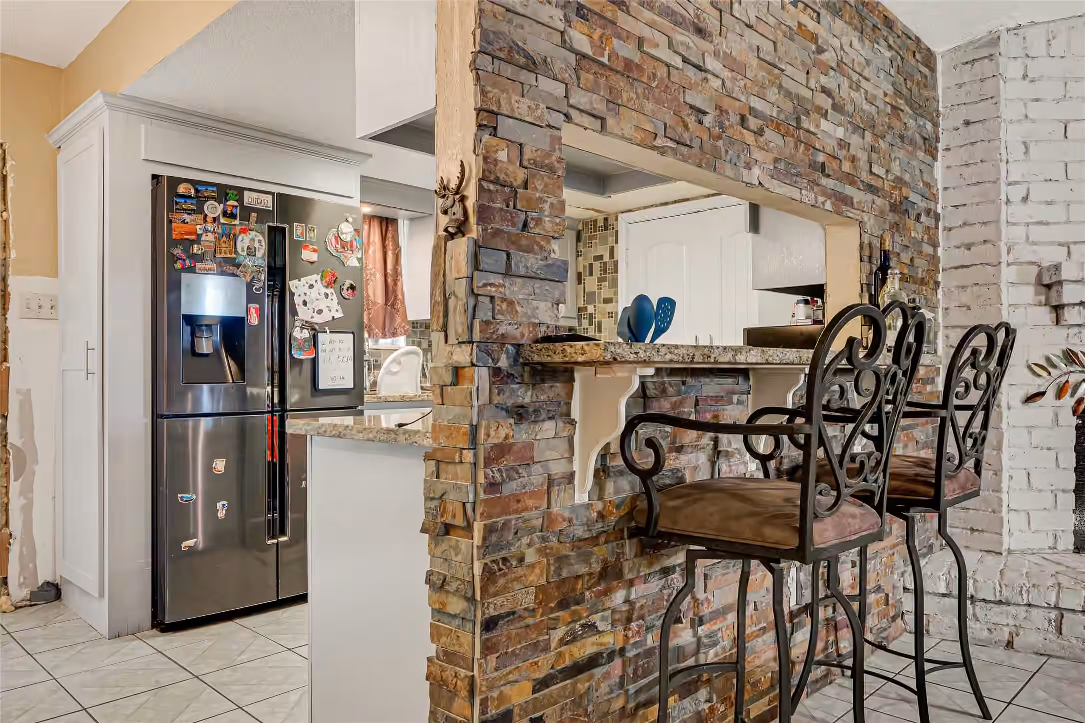 Photo 5 of 10238 Valley Wind Drive, Houston, TX