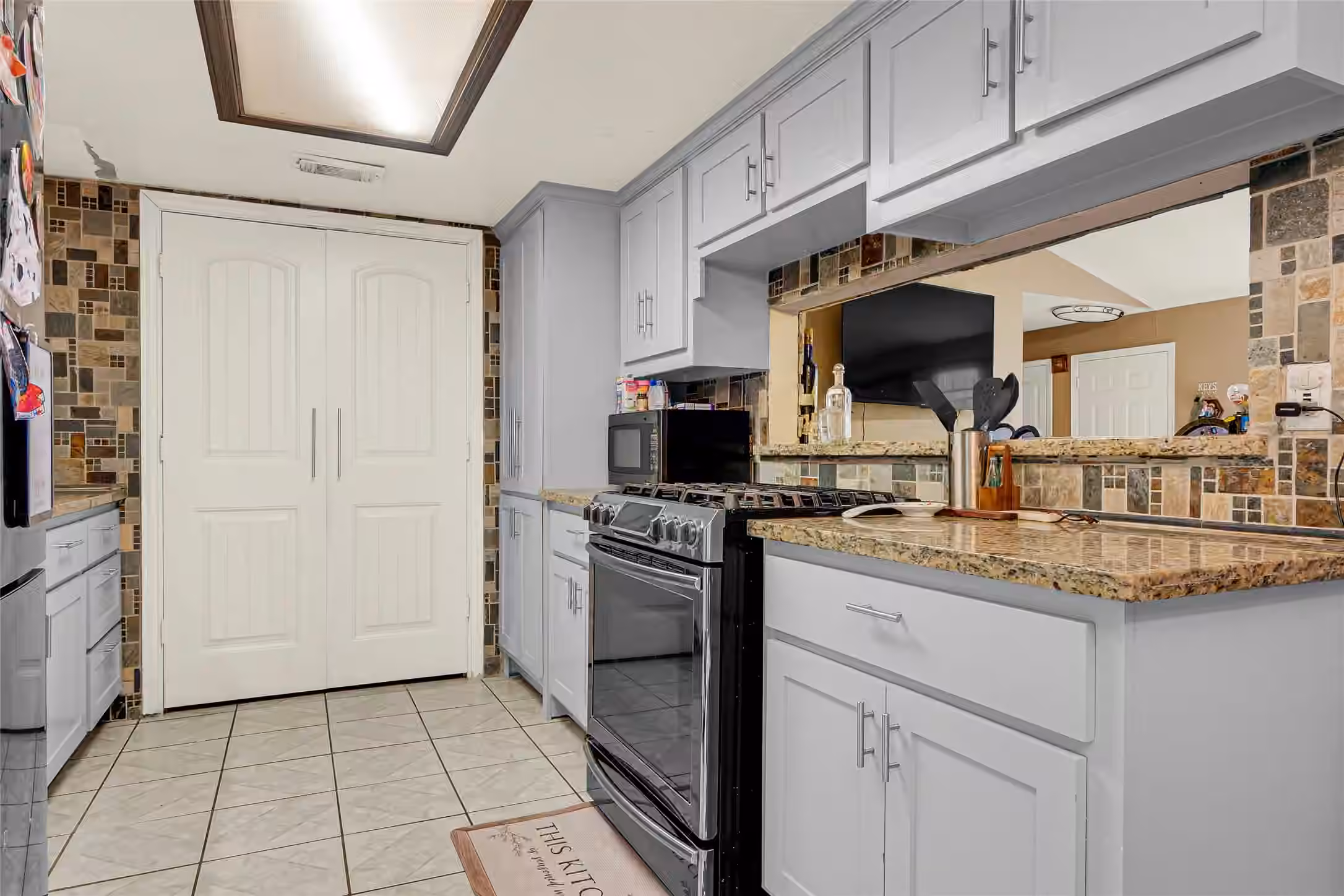 Photo 6 of 10238 Valley Wind Drive, Houston, TX