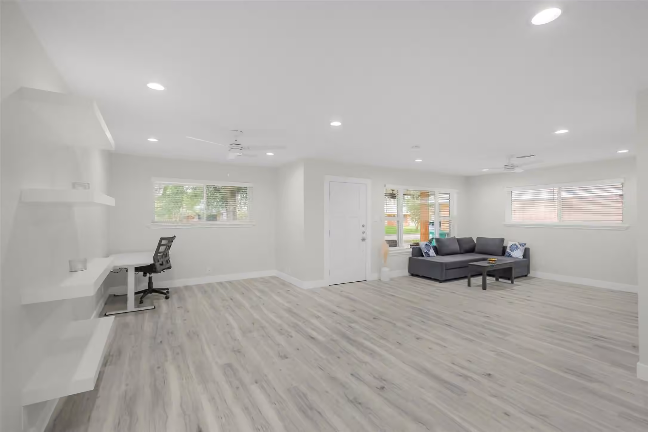 Photo 4 of 1710 Willowby Drive, Houston, TX
