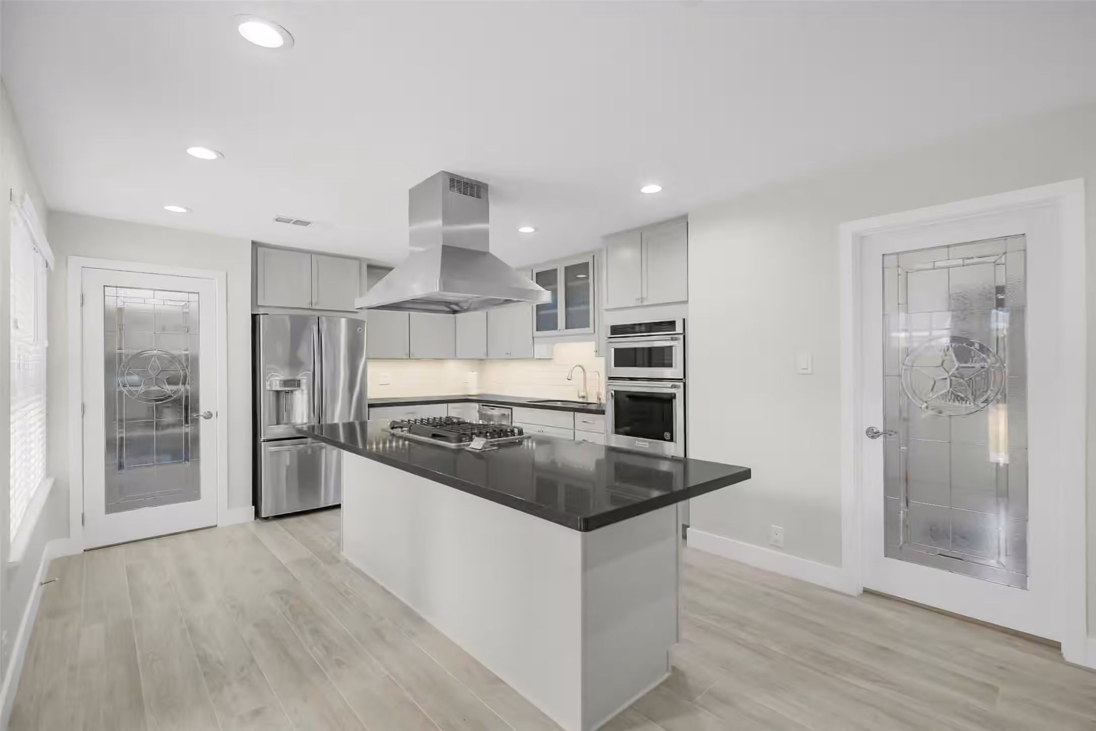 Photo 6 of 1710 Willowby Drive, Houston, TX