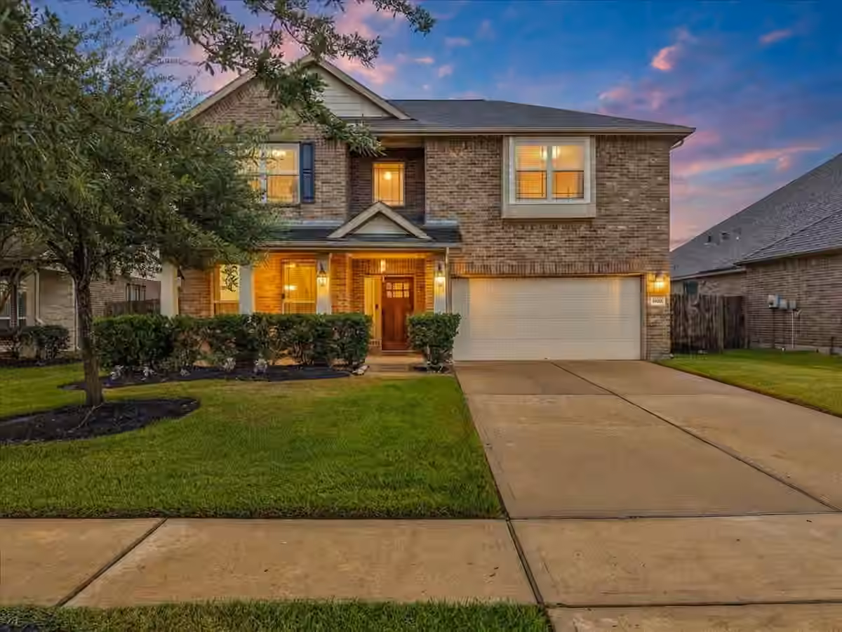 Photo of 18111 Russett Green Drive, Tomball, TX 77377