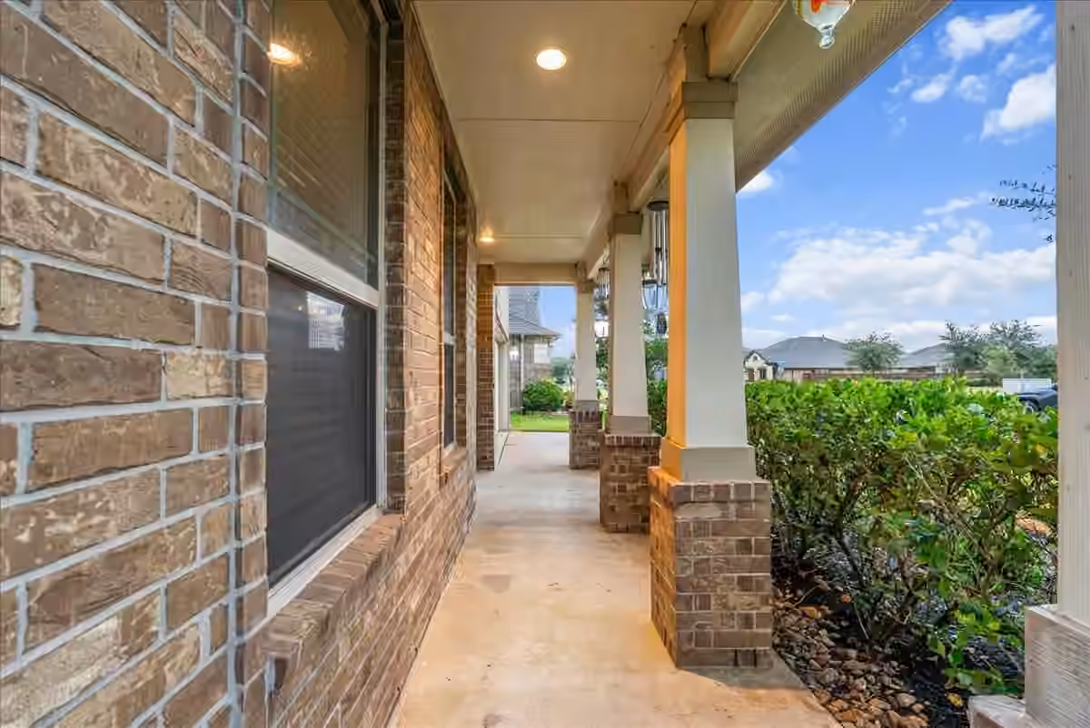Photo 3 of 18111 Russett Green Drive, Tomball, TX