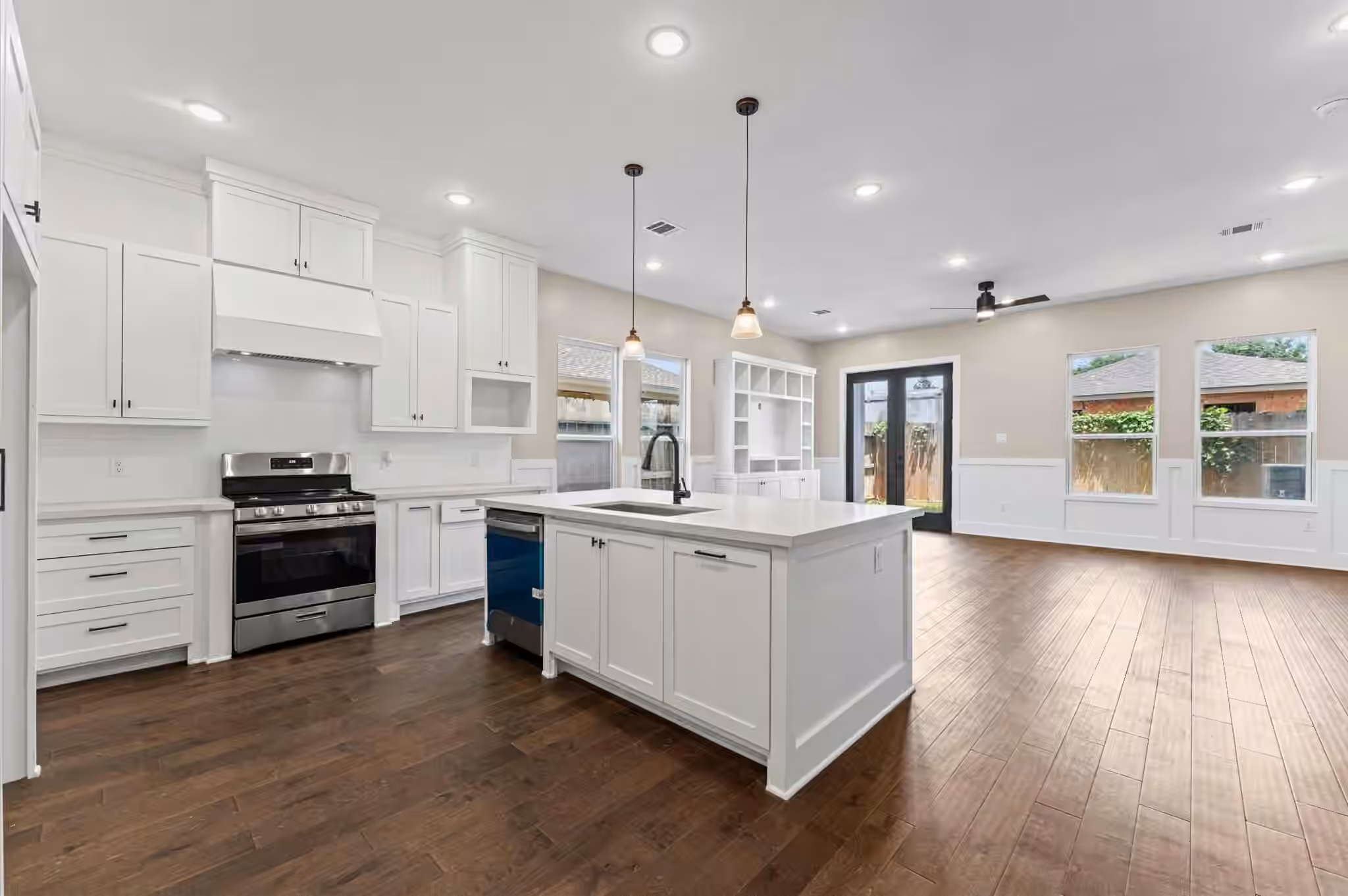Photo 7 of 7325 Market Street, Houston, TX