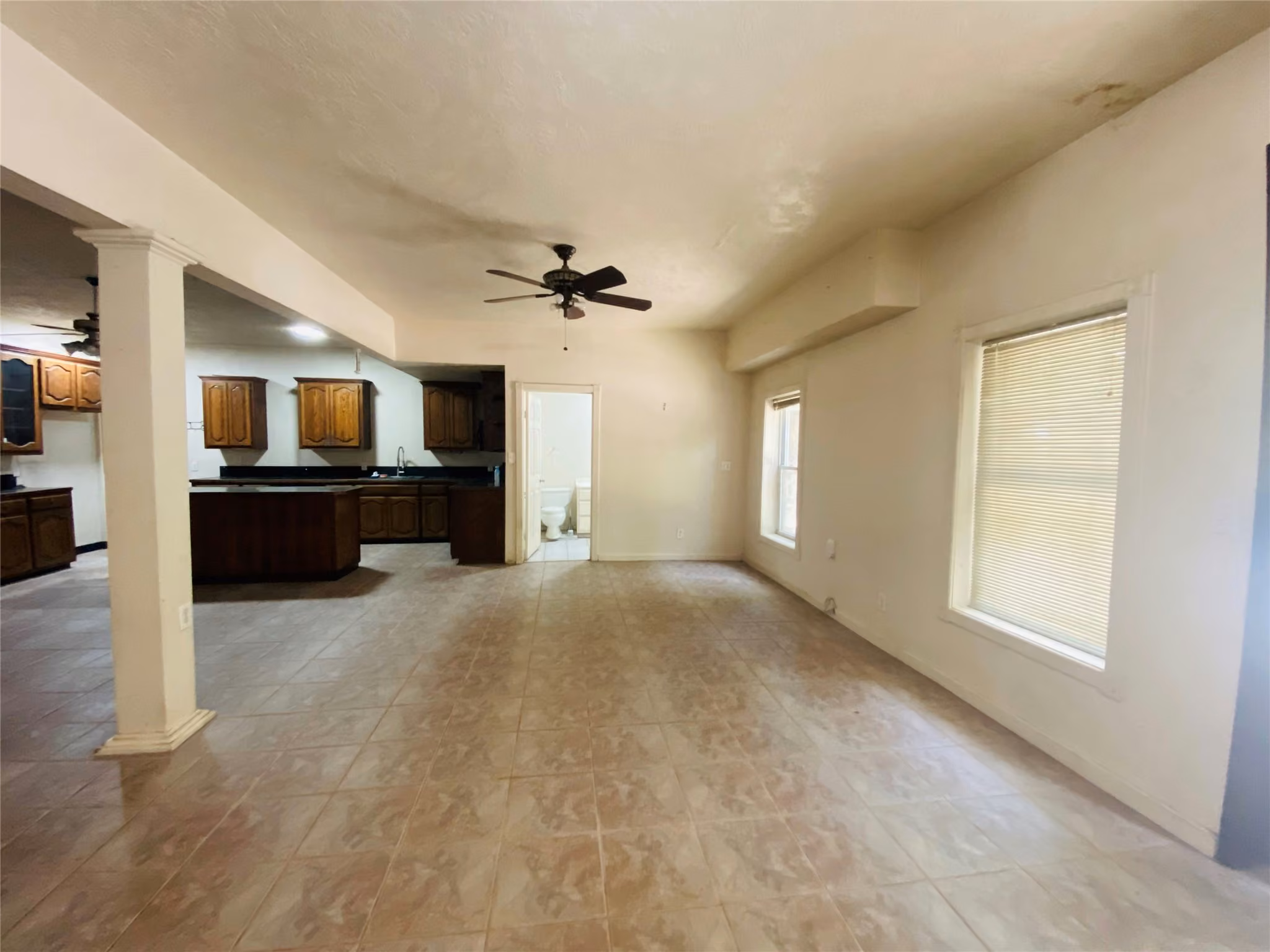 Photo 5 of 2500 Southline Road, Conroe, TX