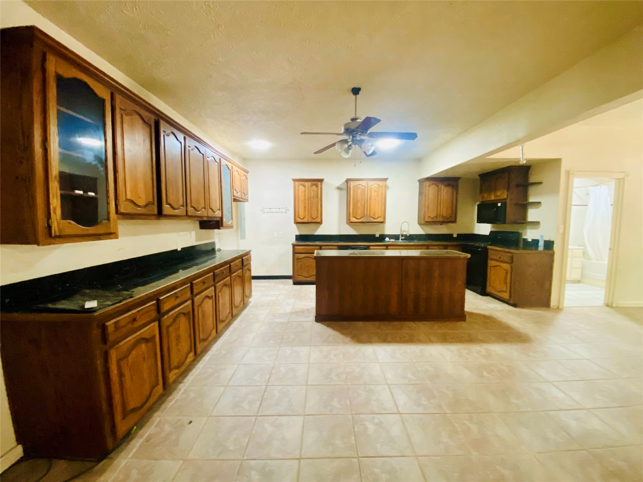 Photo 7 of 2500 Southline Road, Conroe, TX