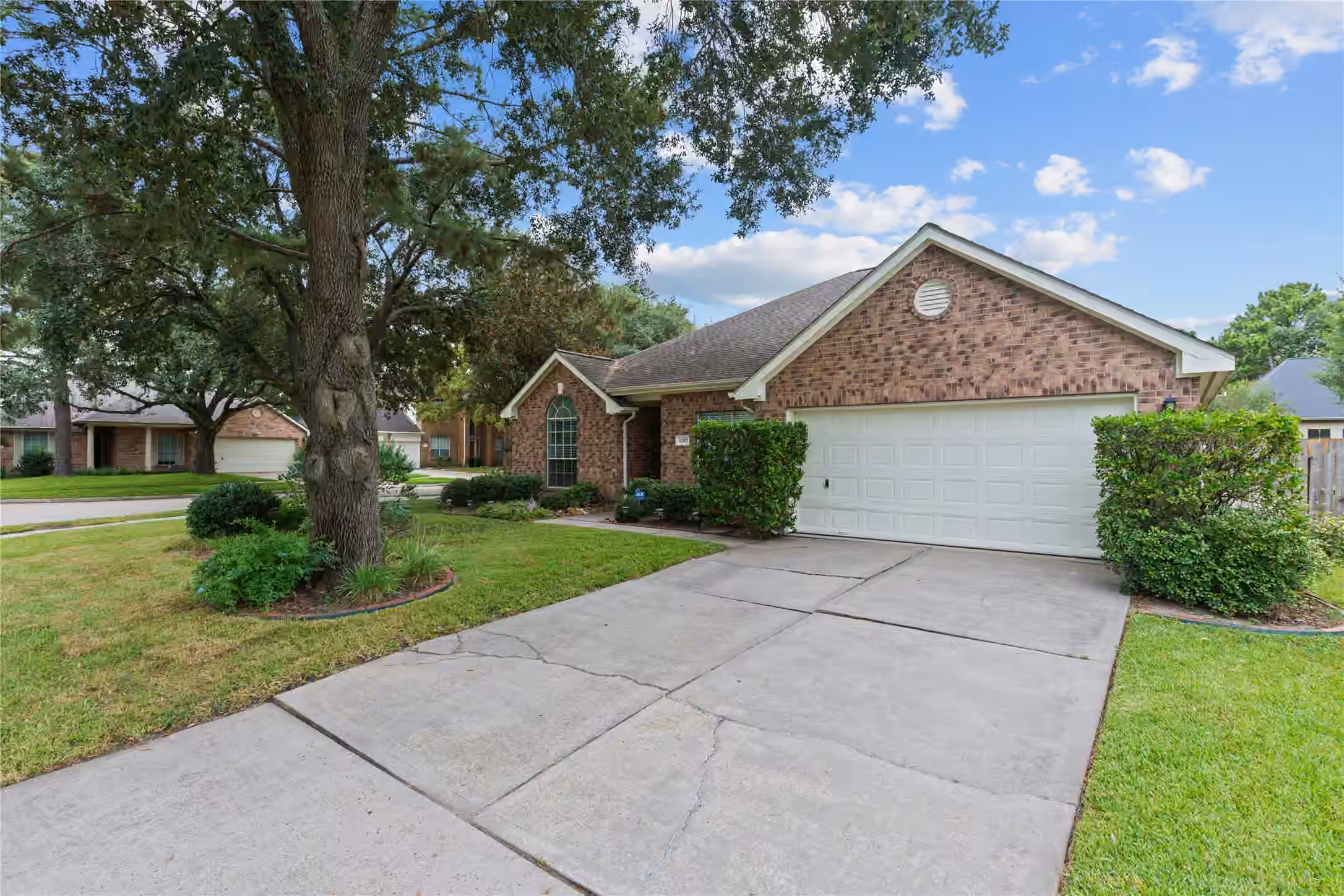 Photo 4 of 8207 Broken Timber Way, Houston, TX