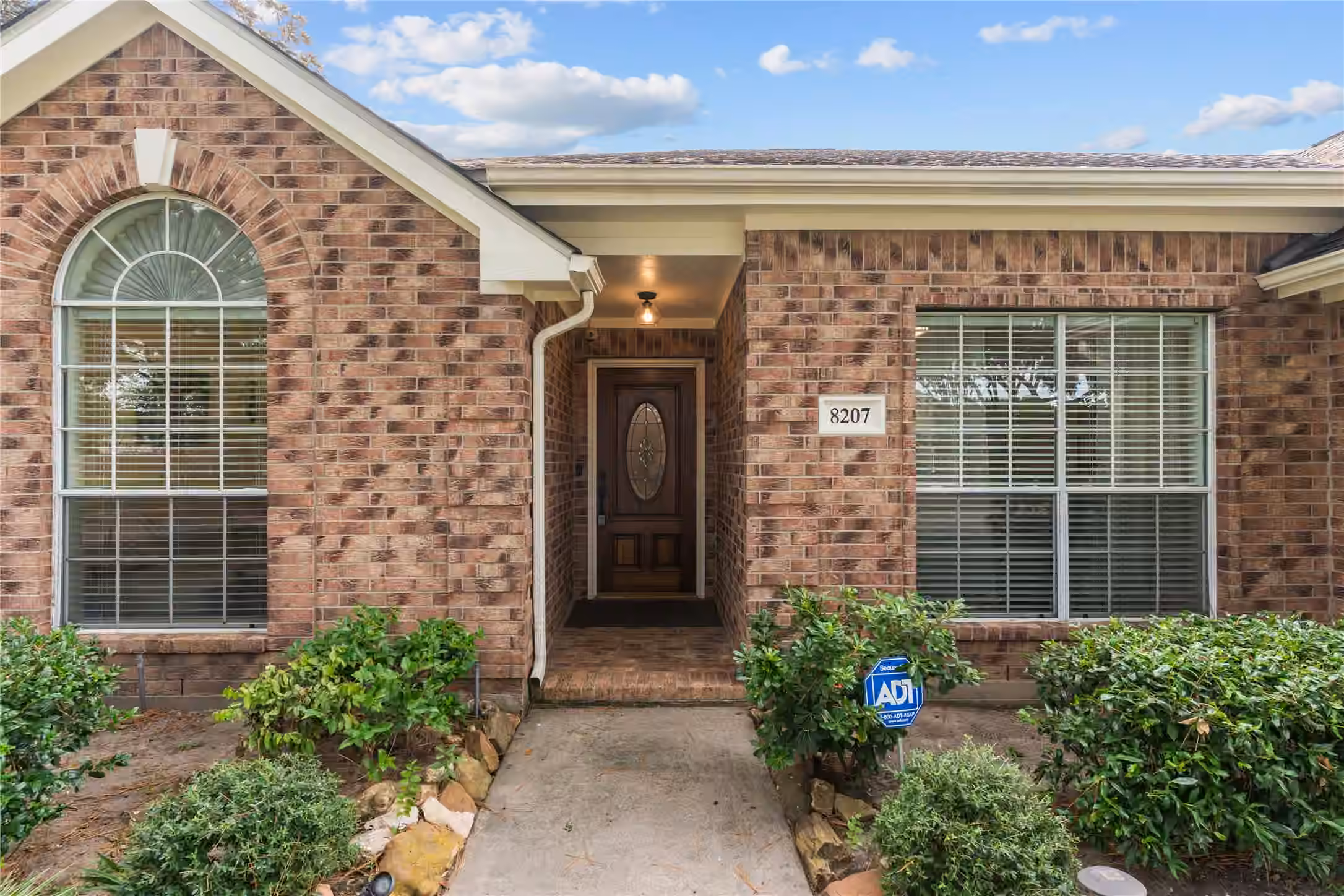 Photo 5 of 8207 Broken Timber Way, Houston, TX
