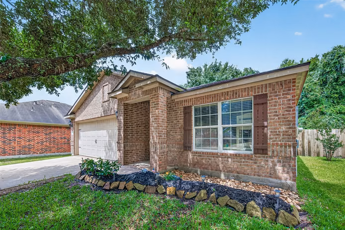 Photo 4 of 12114 Estelle Lane, Pinehurst, TX