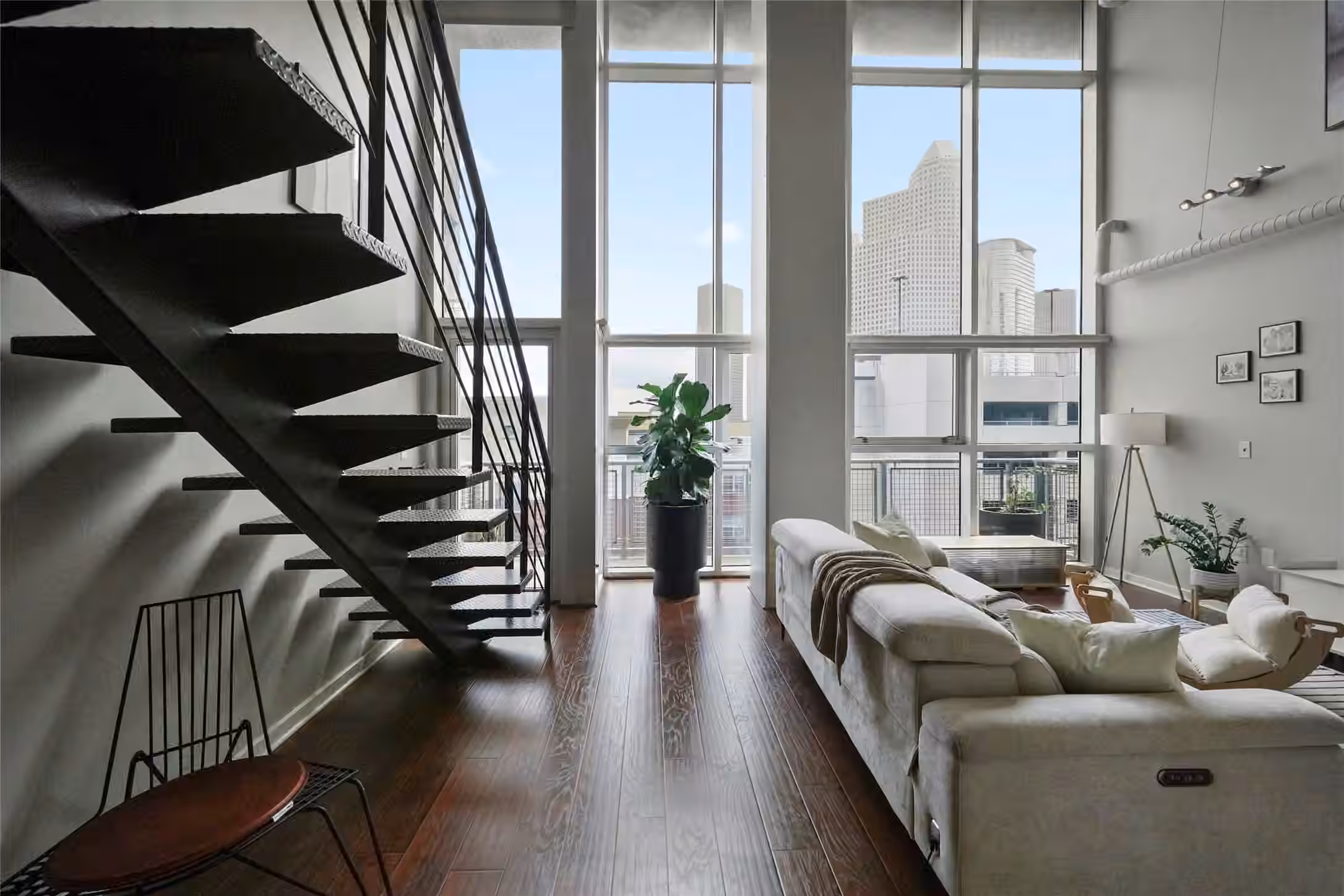 Photo 2 of 2000 Bagby Street 7418, Houston, TX