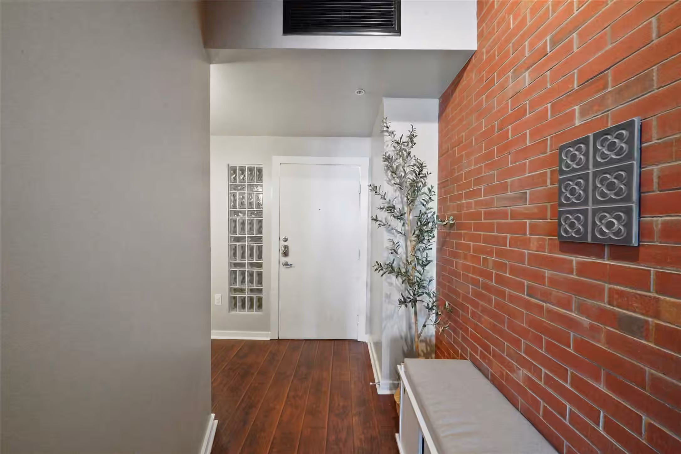 Photo 4 of 2000 Bagby Street 7418, Houston, TX