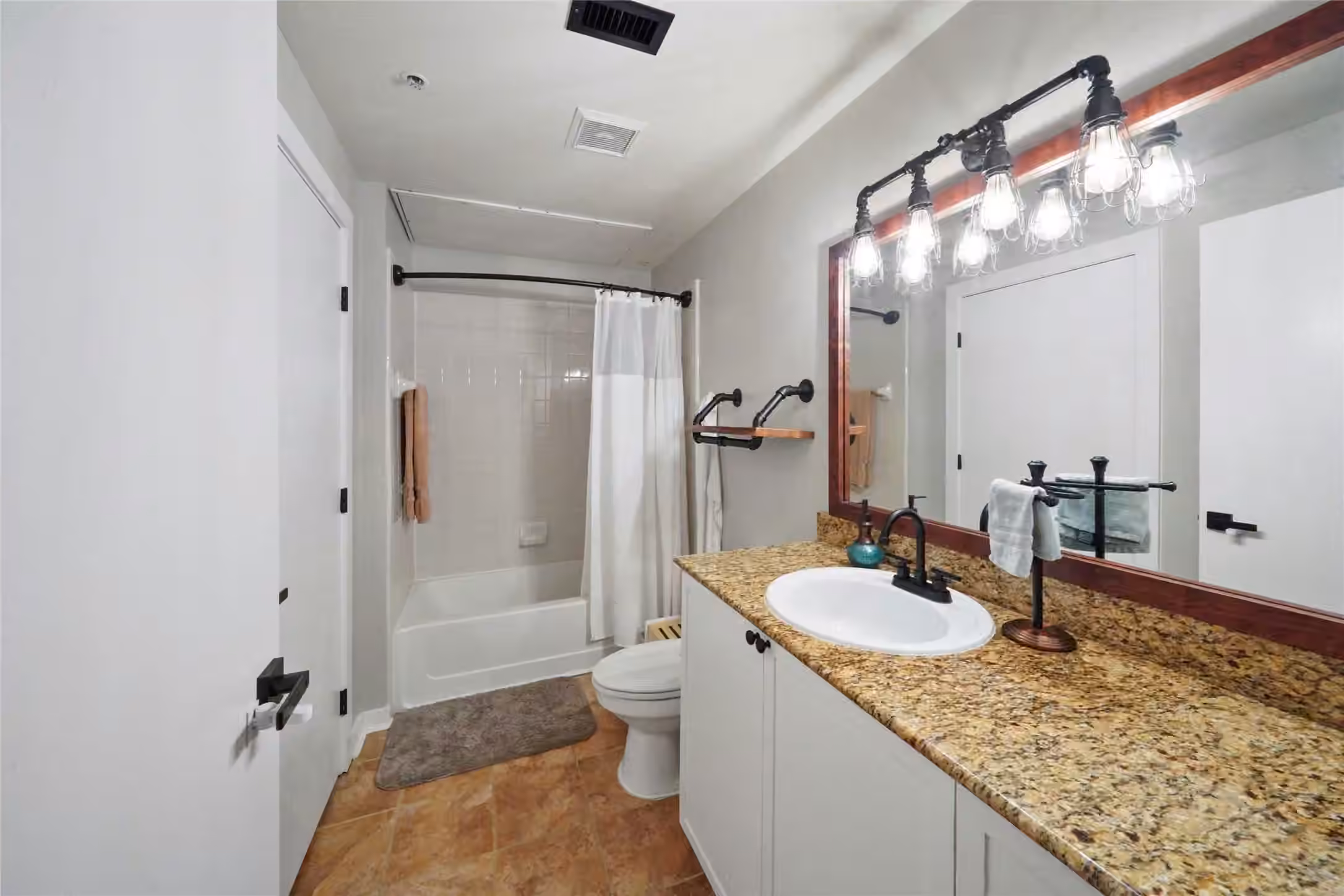 Photo 7 of 2000 Bagby Street 7418, Houston, TX