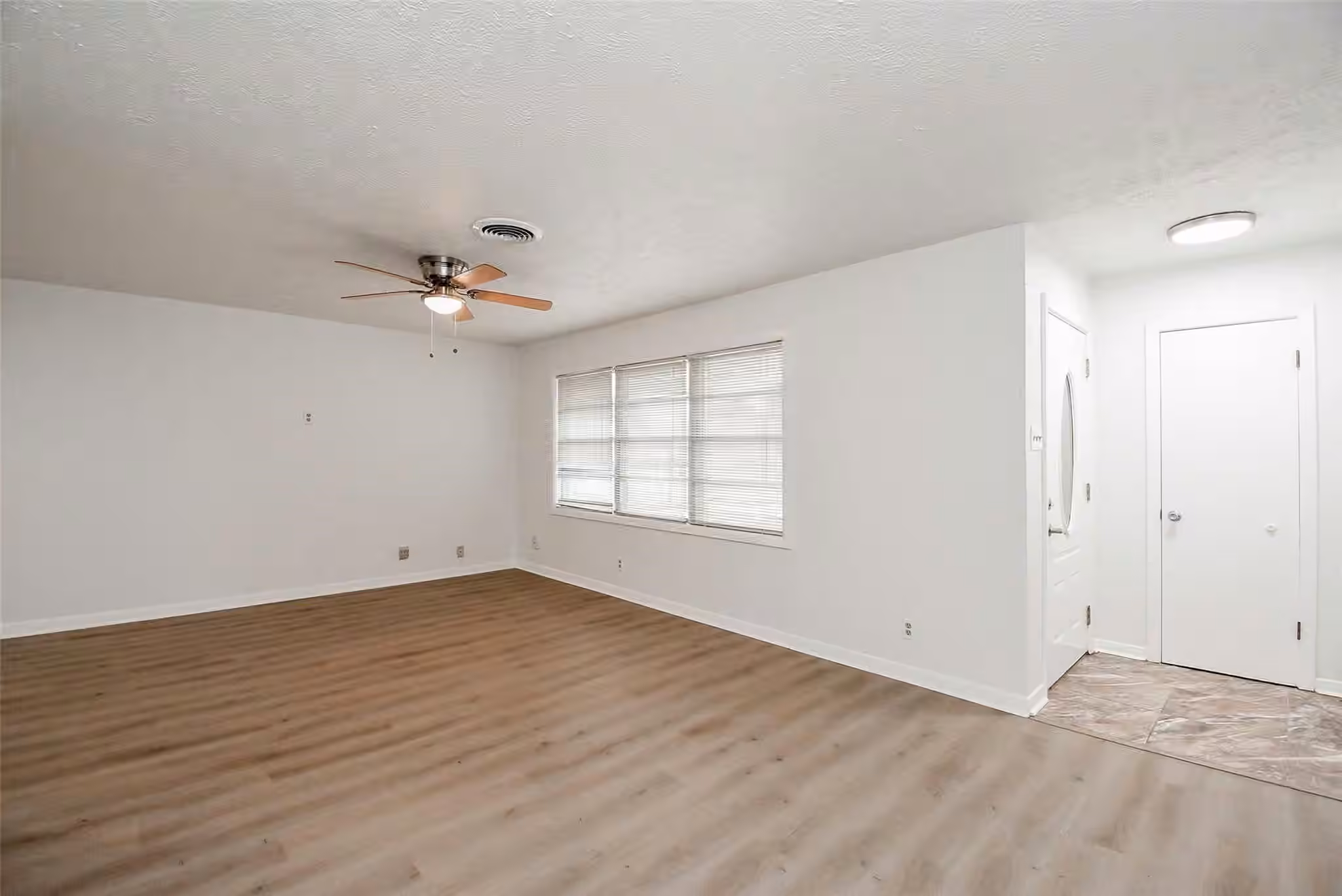 Photo 4 of 731 Dunwick Lane, Pasadena, TX