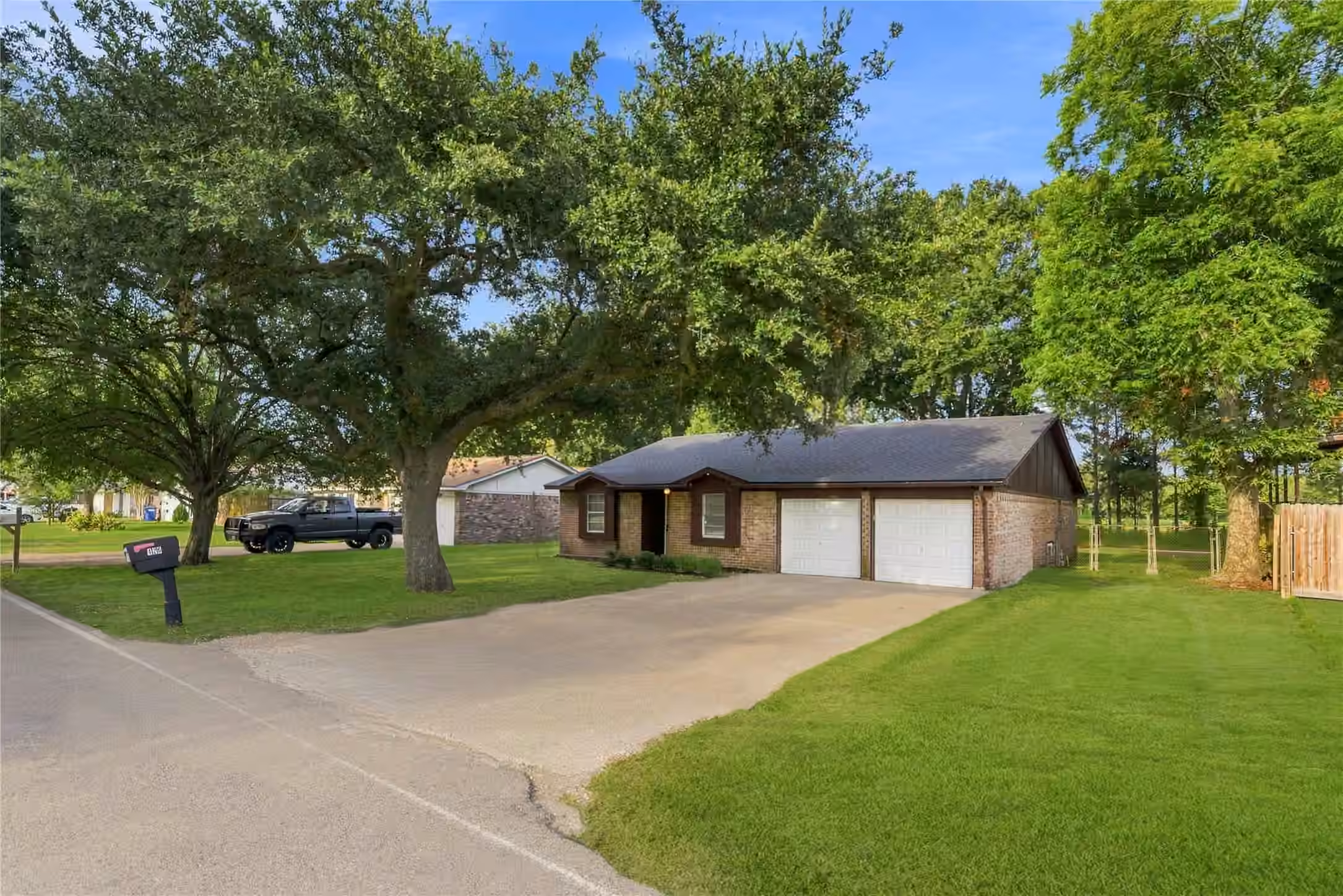 Photo 5 of 426 Corley Drive, Highlands, TX